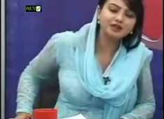MAIZA HAMEED MNA PMLN Hot Dress Live TV